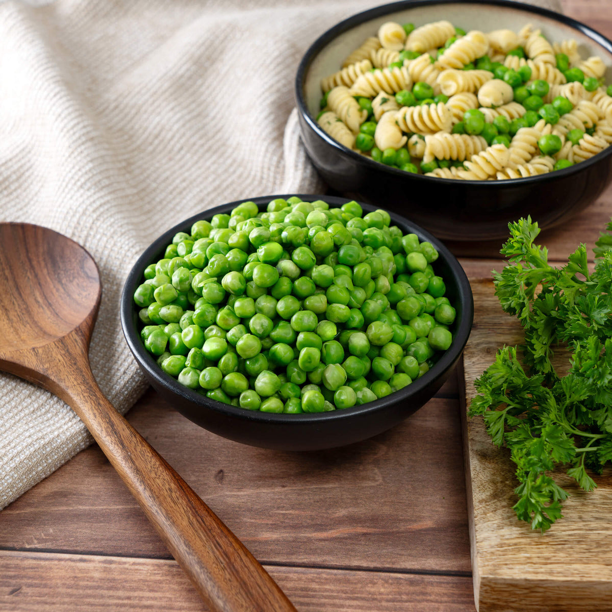 Freeze-dried peas prepared with fresh peas